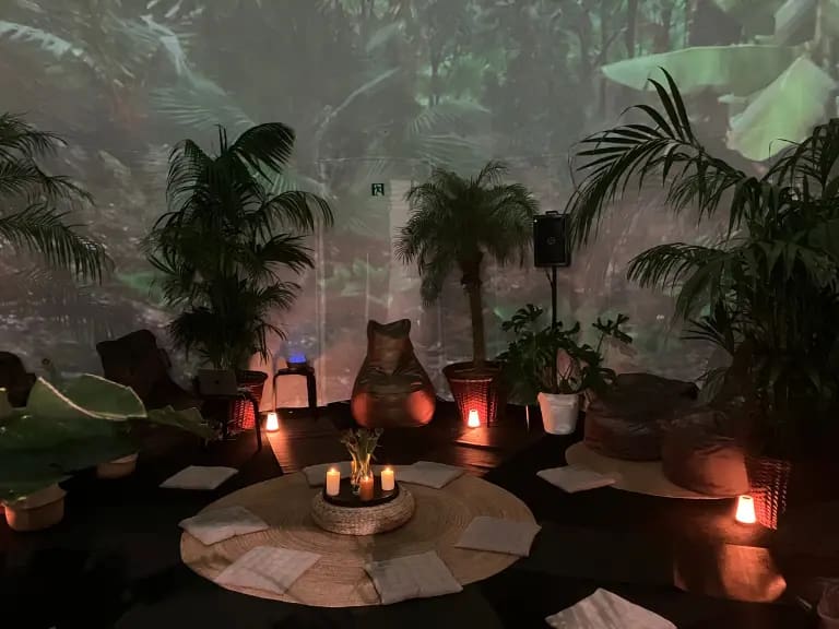 An immersive Relax Dome for business events in the Netherlands, offering multi-sensory calm, deep relaxation, and restorative moments for attendees.